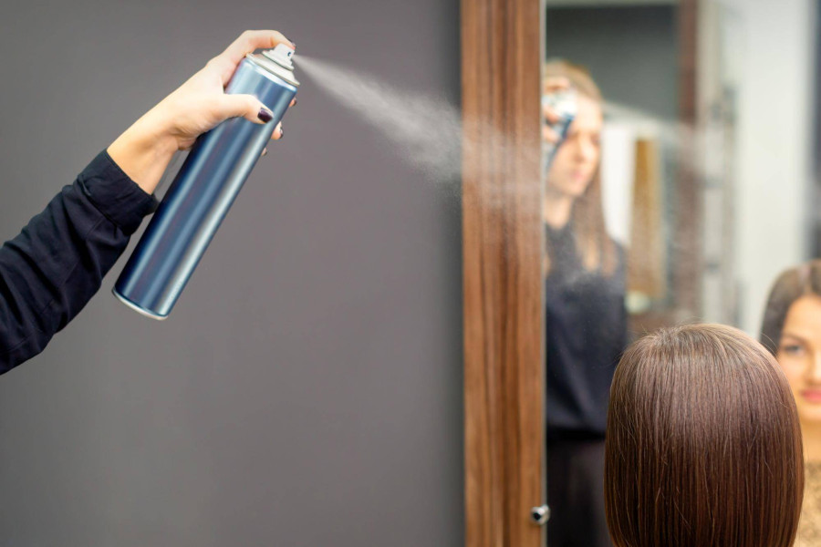 Spray do włosów bez spłukiwania 150ml jako codzienny sposób na lekką pielęgnację