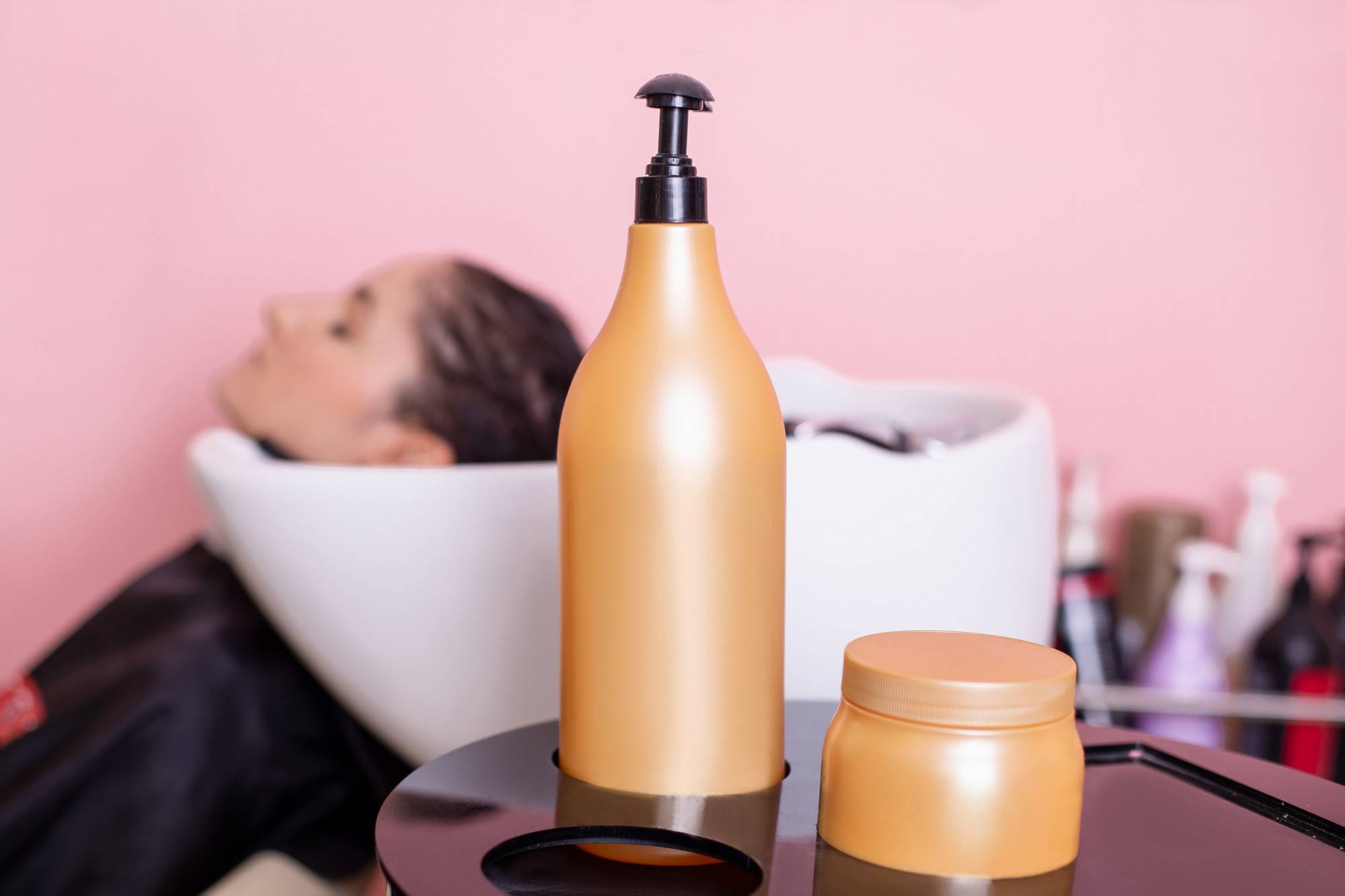 Zestaw startowy Olaplex do salonu 1N 525ml jako must have w profesjonalnej pielęgnacji włosów
